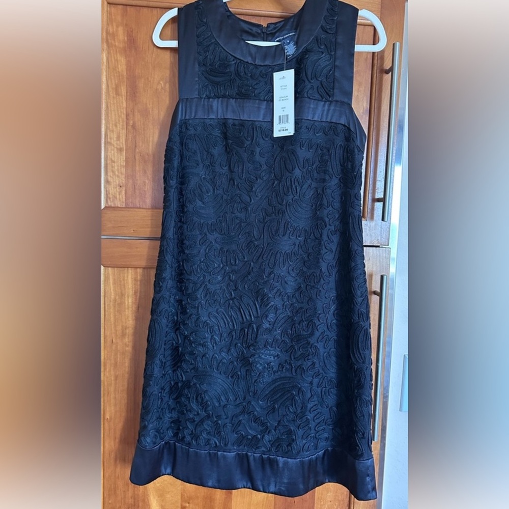 ✨NWT French Connection Couture-Inspired Black Textured Dress Size 6 Retail: $218